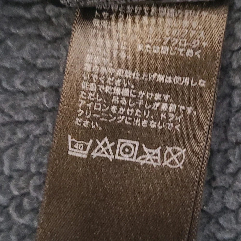The North Face Gray Hooded Jacket used good condition zise L for‎ men.